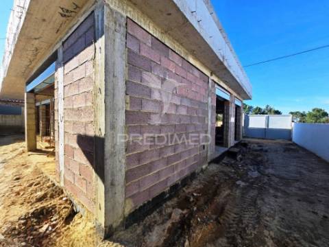 Moradia isolada t4, c/piscina e garagem, qta. marquesa iii