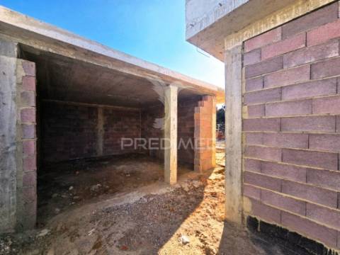 Moradia isolada t4, c/piscina e garagem, qta. marquesa iii