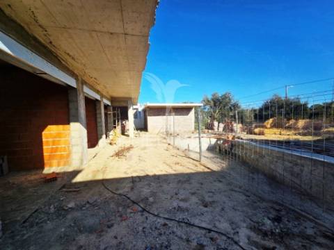 Moradia isolada t4, c/piscina e garagem, qta. marquesa iii