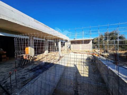 Moradia isolada t4, c/piscina e garagem, qta. marquesa iii