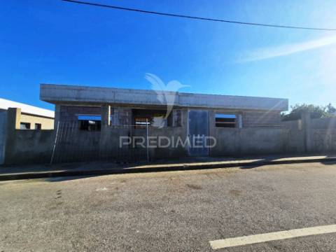 Moradia isolada t4, c/piscina e garagem, qta. marquesa iii