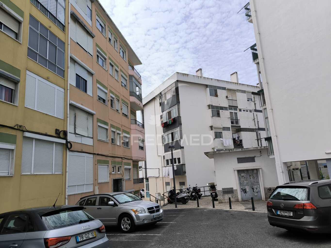 T3 transformado em t2 no centro de sacavém - oportunidade