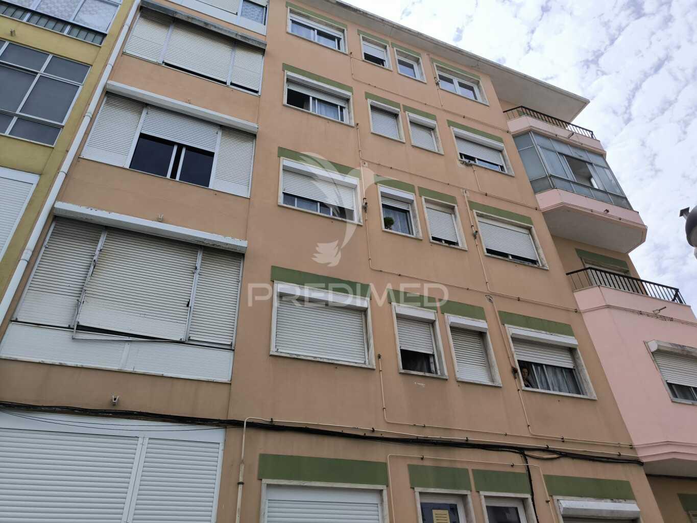 T3 transformado em t2 no centro de sacavém - oportunidade