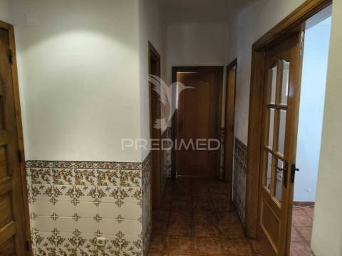 T3 transformado em t2 no centro de sacavém - oportunidade