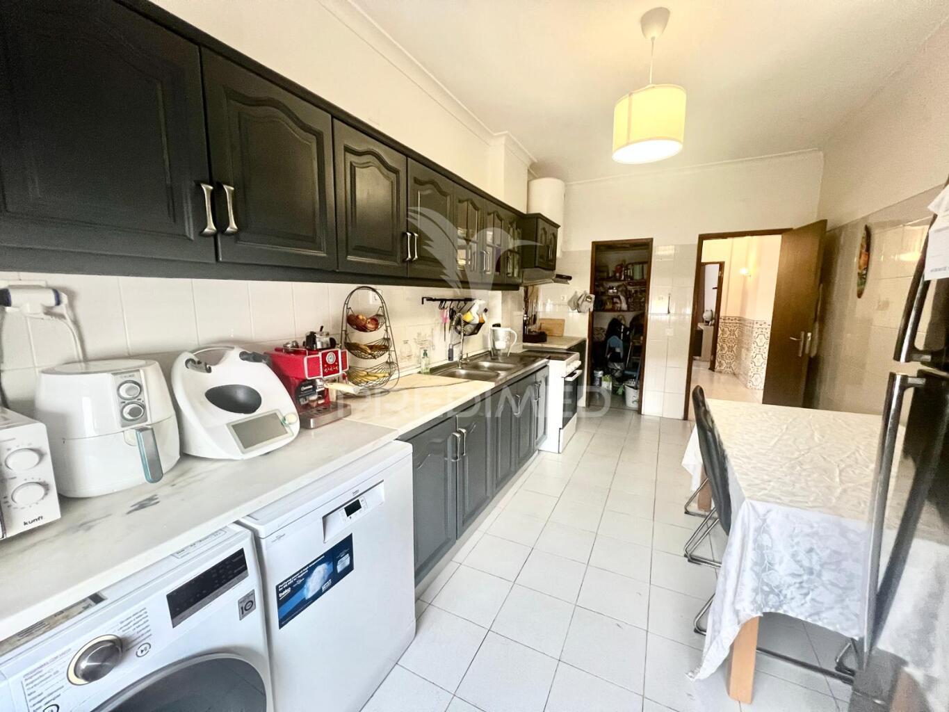 Apartamento t2 com arrecadação - centro  alhos vedros