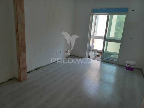 Apartamento t2 em remodelação – setúbal, são sebastião