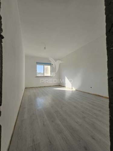 Apartamento t2 em remodelação – setúbal, são sebastião