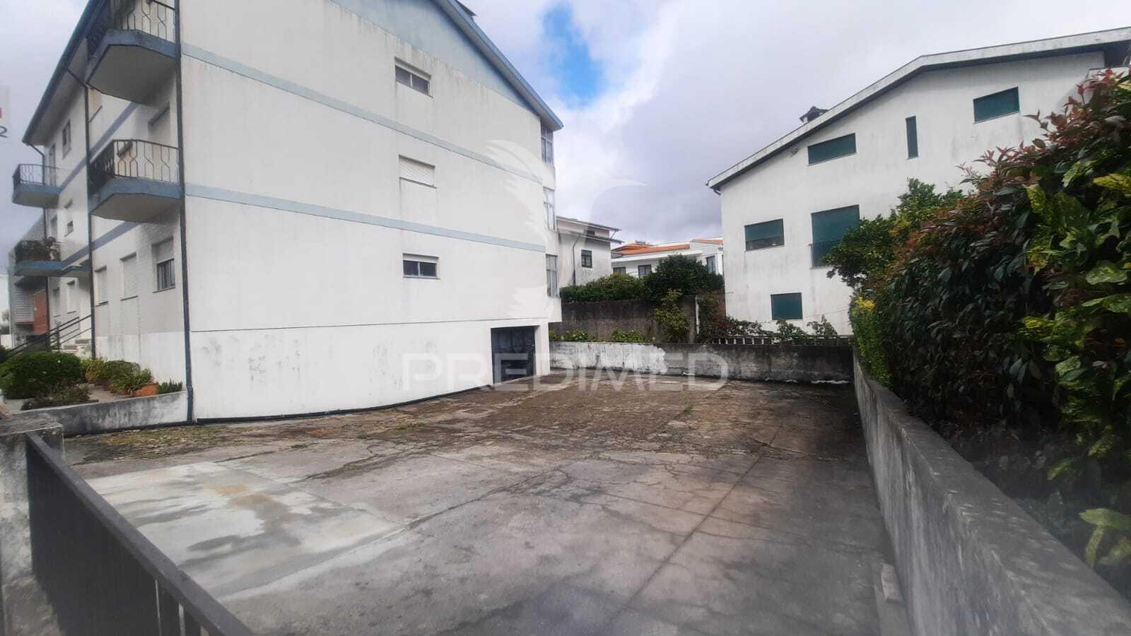 Apartamento t3 com varandas e garagem em rio tinto