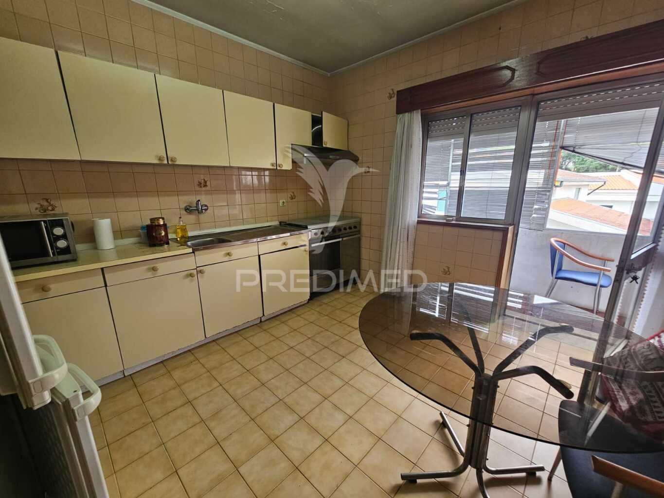 Apartamento t3 com varandas e garagem em rio tinto