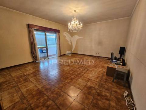 Apartamento t3 com varandas e garagem em rio tinto