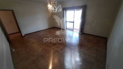 Apartamento t3 com varandas e garagem em rio tinto