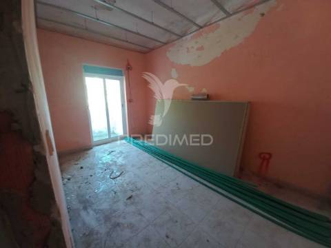 Apartamento t1 em remodelação – baixa da banheira