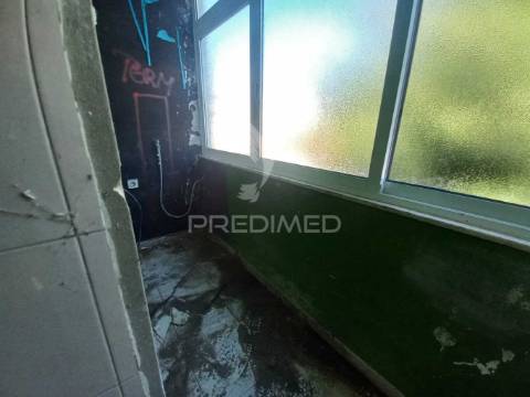 Apartamento t1 em remodelação – baixa da banheira