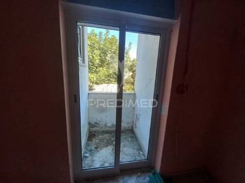 Apartamento t1 em remodelação – baixa da banheira