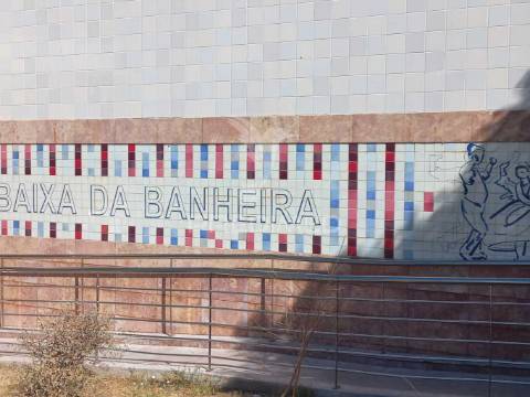 Apartamento t1 com terraço em remodelação – baixa da banheira