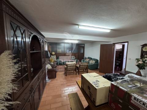 Moradia independente t6