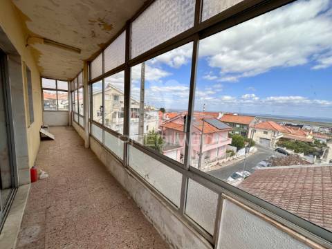 2 prédios em santa iria da azoia