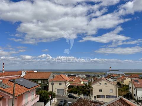 2 prédios em santa iria da azoia