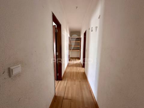 2 prédios em santa iria da azoia