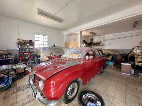 2 prédios em santa iria da azoia