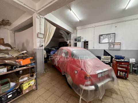 2 prédios em santa iria da azoia