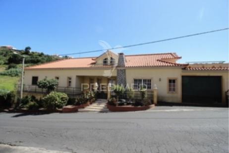 Moradia v3 com vista mar – canhas, ponta do sol