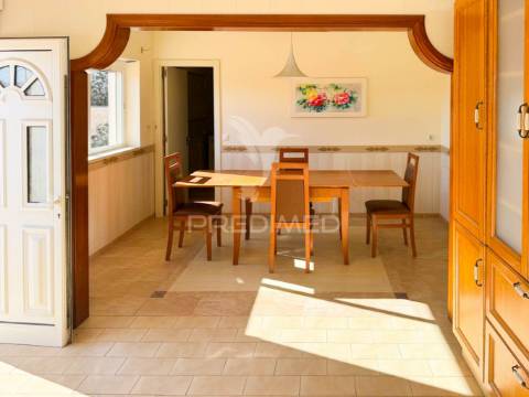 Moradia isolada t4 santa bárbara de nexe