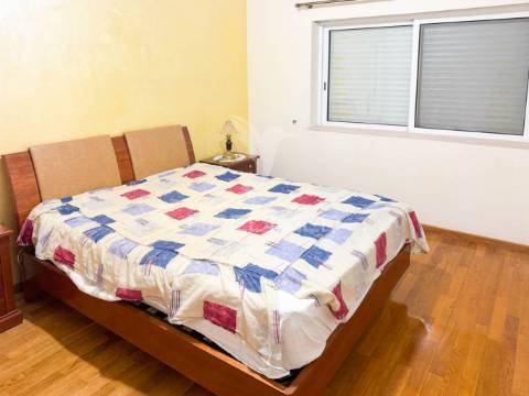 Moradia isolada t4 santa bárbara de nexe