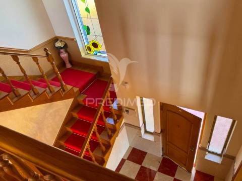 Moradia isolada t4 santa bárbara de nexe