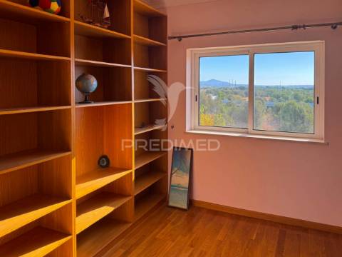 Moradia isolada t4 santa bárbara de nexe