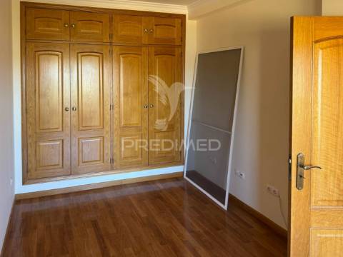 Moradia isolada t4 santa bárbara de nexe