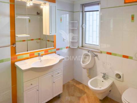 Moradia isolada t4 santa bárbara de nexe