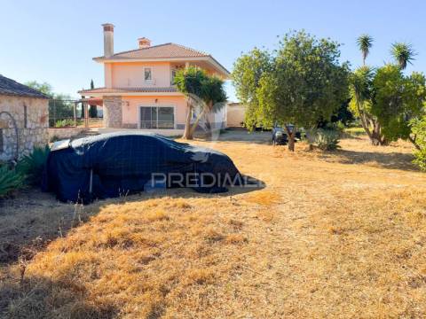 Moradia isolada t4 santa bárbara de nexe