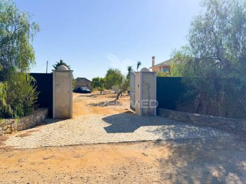 Moradia isolada t4 santa bárbara de nexe