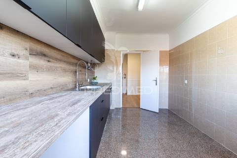 Apartamento t1 em mem martins