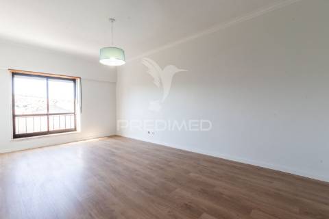 Apartamento t1 em mem martins