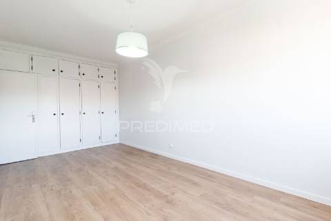 Apartamento t1 em mem martins