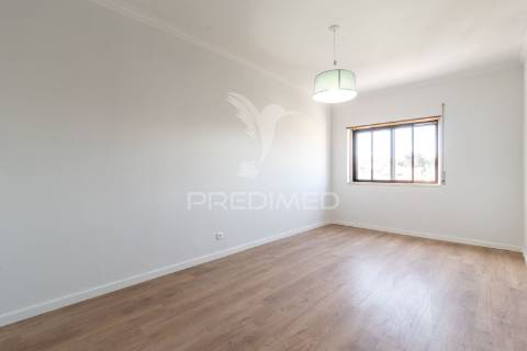 Apartamento t1 em mem martins