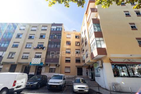 Apartamento t1 em mem martins