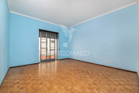 Apartamento t2+1 - rua conselheiro lobato