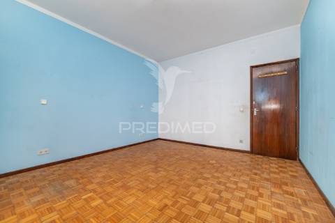 Apartamento t2+1 - rua conselheiro lobato