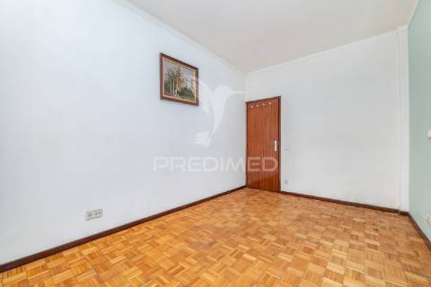 Apartamento t2+1 - rua conselheiro lobato