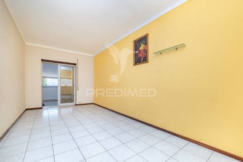 Apartamento t2+1 - rua conselheiro lobato