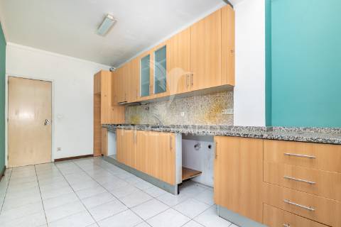 Apartamento t2+1 - rua conselheiro lobato