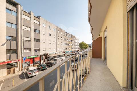 Apartamento t2+1 - rua conselheiro lobato