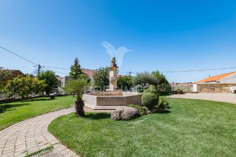 Moradia individual t5 de inspiração francesa – soito, sabugal