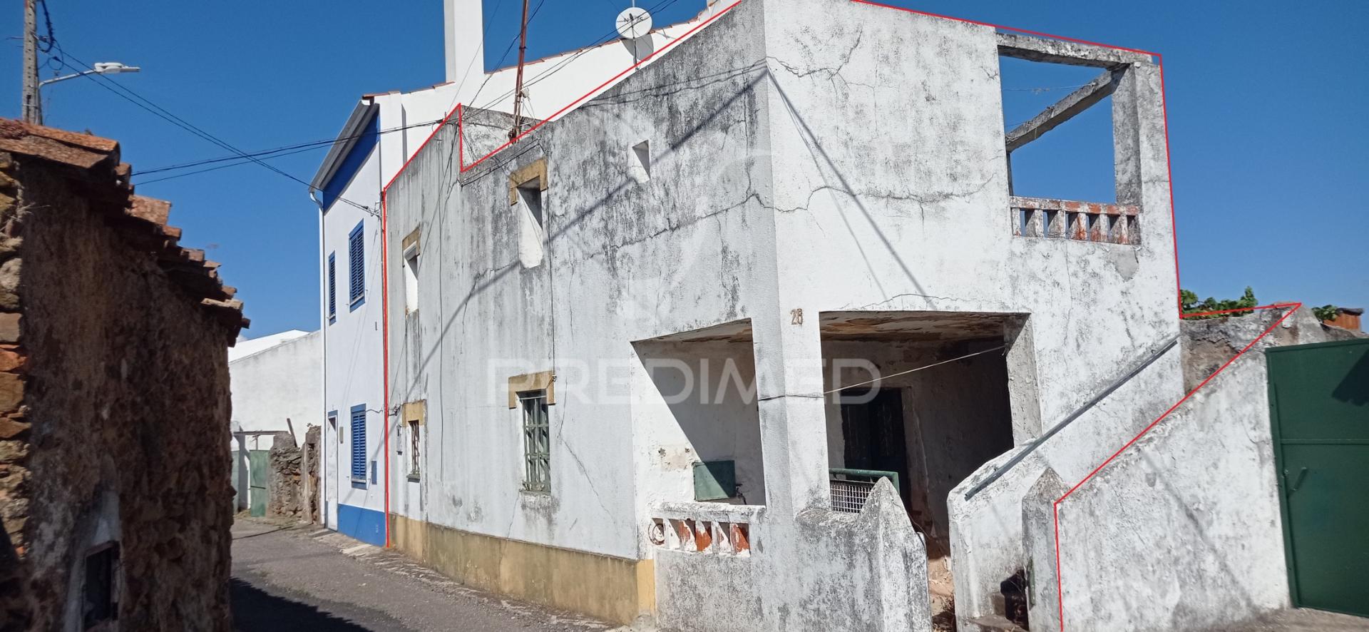 Venda conjunta de três prédios urbanos, em cadafaz, concelho de gavião.