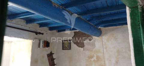 Venda conjunta de três prédios urbanos, em cadafaz, concelho de gavião.