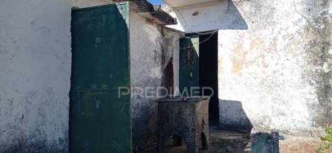 Venda conjunta de três prédios urbanos, em cadafaz, concelho de gavião.