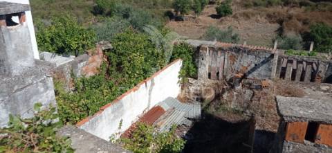 Venda conjunta de três prédios urbanos, em cadafaz, concelho de gavião.